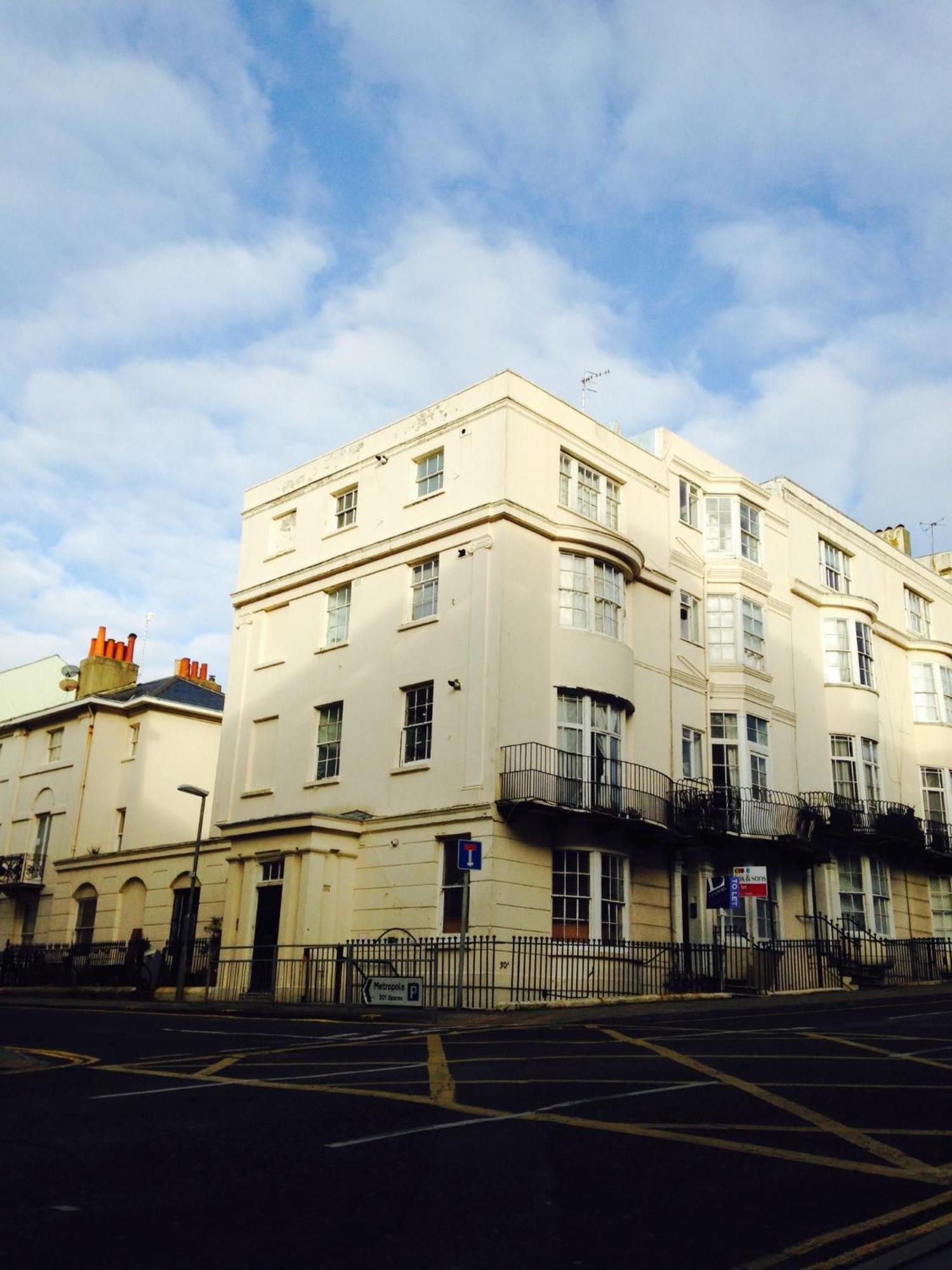 Two Top Central Beach Studios - Also Separate Spa Cabin And Watersports Brighton ภายนอก รูปภาพ